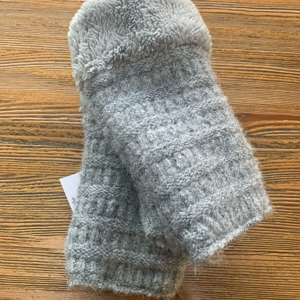 C.C Gray Knit Gloves